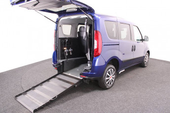 Wheelchair accessible vehicle Fiat Doblo Blue YX69JXM 4