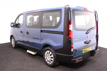 Wheelchair accessible van Renault traffic blue OU68EXF 3