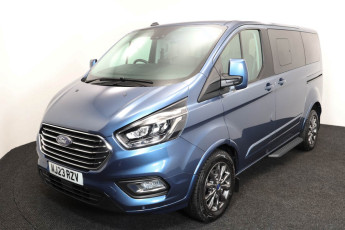 Wheelchair accessible van Ford Tourneo Custom Blue MJ23RZV 2